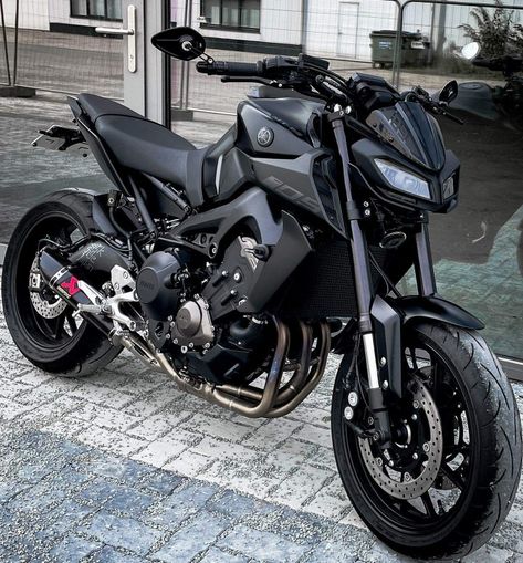 Monster Bike, Tmax Yamaha, Motorcycle Guy, Yamaha Mt 09, Image Moto, Bike Aesthetic, Shadow Of The Colossus, Yamaha Bikes, Motorcycle Aesthetic