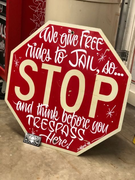 Sign Painting Ideas, Stop Sign Painting Ideas Trippy, Street Sign Painting Ideas, Stop Sign Painting Ideas, Stop Sign Wall Decor, Street Sign Painting, Painting Ideas Canvas, Road Signage, Window Paintings