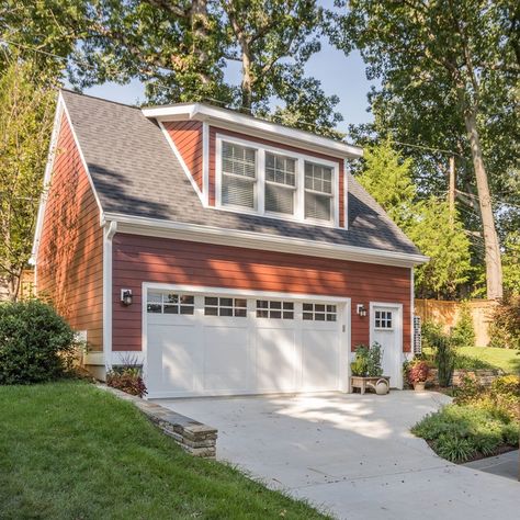 It’s a garage. It’s an apartment. It’s both. - Traditional - Garage - Minneapolis - by Jacobson Construction, Inc. | Houzz Attached Garage With Room Above, Office Over Garage, Detached Garage With Apartment, Garage Apartment Ideas, Garage With Room Above, Garage With Living Quarters, Attached Garage, Garage Loft, Garage Renovation