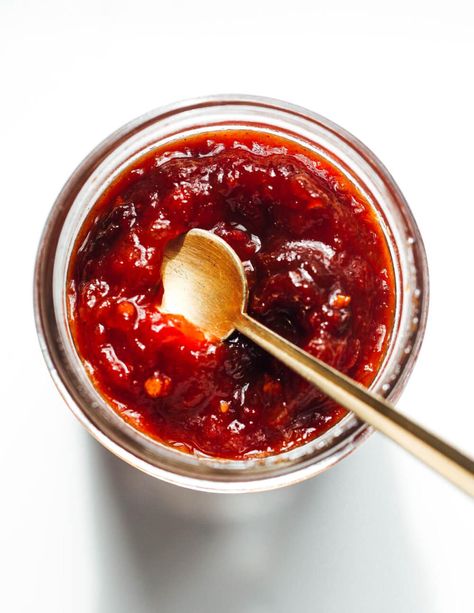 Savory Tomato Jam, Jam For Canning, Salsa Canning Recipes, Tomato Jam Recipe, Preserving Tomatoes, Spring Appetizers, Autumn Recipes Vegetarian, Tomato Jam, Roasted Cherry