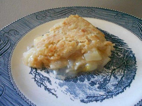 If you love fruit pies, then this easy canned pear pie recipe can keep you enjoying that delectable taste throughout the year instead of depending… Pear Pie Recipe Easy, Canned Pear Pie Recipe, Recipes Using Canned Pears, Healthy Pie Crust, Socca Recipe, Pear Pie Recipe, Oil Pie Crust, Fruit Pie Recipe, Ginger Muffins