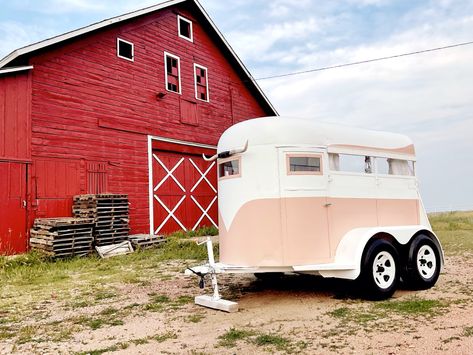 Redone Horse Trailer, Horse Trailer Remodel Exterior, Horse Trailer Mobile Boutique, Horse Trailer Conversion Boutique, Horse Trailer Vendor Booth, Converted Horse Trailer Boutique, Horse Trailer Business, Horse Trailer Boutique Ideas, Pink Horse Trailer