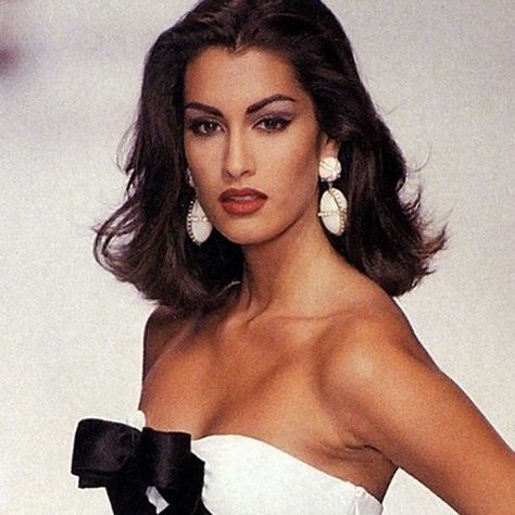 Yasmeen Ghauri Hair, Yasmin Ghauri, Yasmeen Ghauri, Imperfection Is Beauty, Canadian Models, 90s Supermodels, School Daze, Design Moda, 90s Models