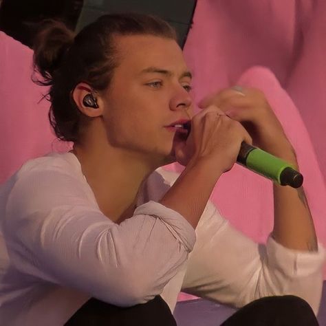 Harry Styles Eyes, Harry Styles Long Hair, Harry Styles 2015, Harry Styles Aesthetic, King Of The World, Frat Boy, One Direction Harry, Harry Styles Pictures, Harry Edward Styles