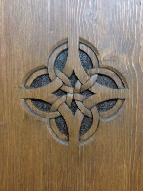 Chip Carving, Got Wood, Wood Carving Designs, Wood Carving Patterns, Diy Holz, Celtic Art, Carving Designs, Wood Carving Art, Celtic Designs