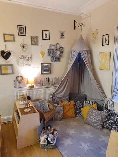 Early Years Book Corner Ideas, Cosy Corner Eyfs, Preschool Cozy Corner Ideas, Book Corner Ideas Childcare, Cozy Corner Preschool, Calm Corner At Home, Childcare Room Ideas, Diy Book Corner, Nursery Room Ideas Childcare