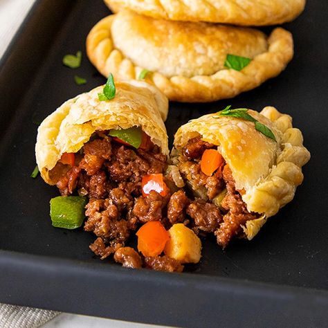 Learn how to make Beyond Beef Empanada in a few short minutes with these common ingredients. Impossible Burger Recipe Ideas, Impossible Meat Recipes, Beyond Meat Recipes, Beyond Beef Recipes, Impossible Recipes, Impossible Meat, Vegetarian Easter, Vegan Ground Beef, Meatless Dishes