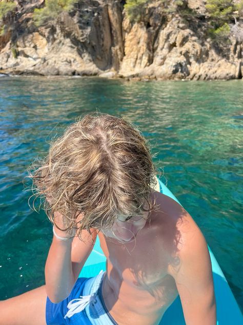 blond boy summer Blond Guys Aesthetic, Blonde Boy Aesthetic Faceless, Preppy Boy Pfp, Blonde Boys Aesthetic, Blonde Hair Guy Aesthetic, Blonde Beach Boy, Guys Blonde Hair, Blonde Hair Boy Aesthetic, Blonde Boy Pfp