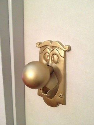 Disney Door Knob, Cool Bedroom Doors, Cute Doorknobs, Cool Door Knobs, Disney Doorknob, Closet Door Decor, Disneyland Bedroom, Door Decor Aesthetic, Alice Door