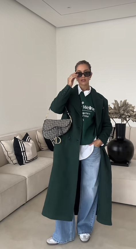 Wool Coat Outfit Street Styles, Winter Library Outfit, Green Long Coat Outfit Winter, Bottle Green Outfit Women, Lime And Black Outfit, Sweater And Trench Coat Outfit, Cold Weather Chic Outfits, Warm Winter Work Outfits, Winter Outfits Cold Classy Chic Elegant