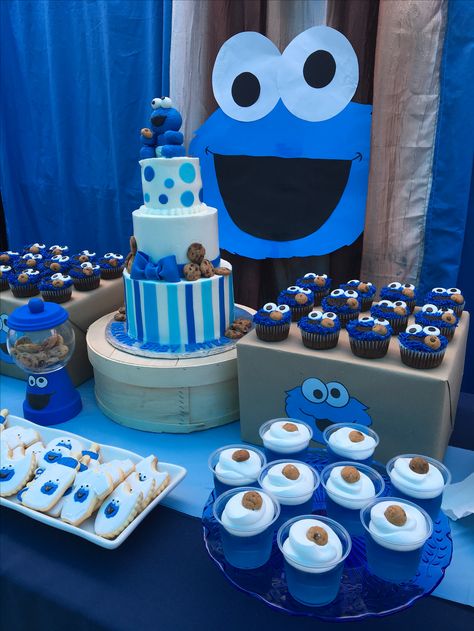 Cookie Monster Cake  Sweet Table Cookies Monster, Cookie Monster Birthday Party, Monster First Birthday, Monster Baby Showers, Monster Birthday Party, Cookie Monster Cake, Monster 1st Birthdays, Cookie Monster Party, Cookie Monster Birthday