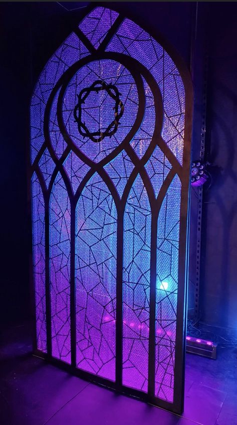 Gothic Backdrop Ideas, Dracula Halloween Decorations, Witchy Backdrop Ideas, Spooky Set Design, Stained Glass Stage Design, Gothic Halloween Party Decor, Gothic Set Design, Dracula Set Design, Gothic Stage Design