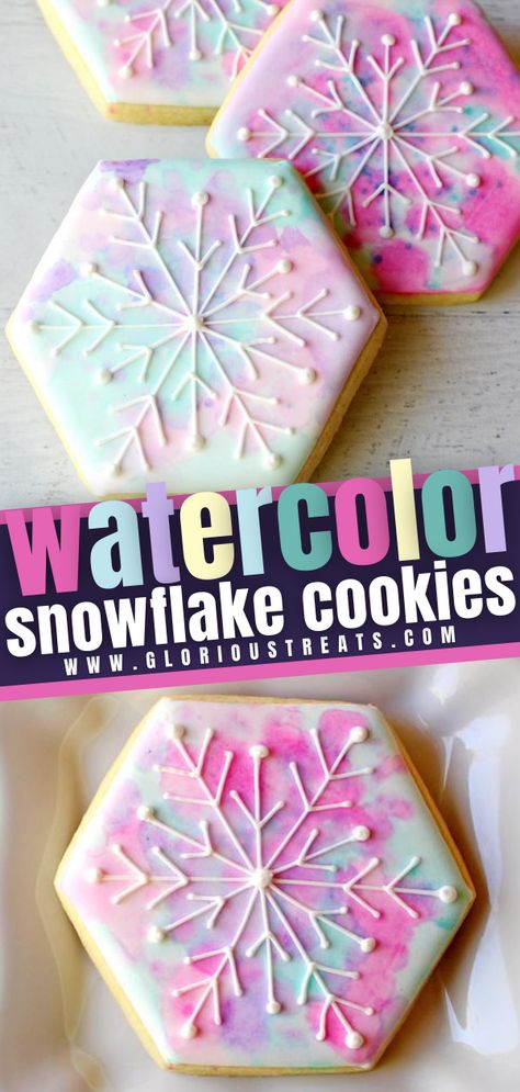 Watercolor Cookies Royal Icing, Snowflake Cookies Decorating, Iced Christmas Cookies, Watercolor Snowflake, Snowflake Sugar Cookies, Snowflake Sugar, Christmas Cookies Recipe, Cookie Techniques, Watercolor Cookies