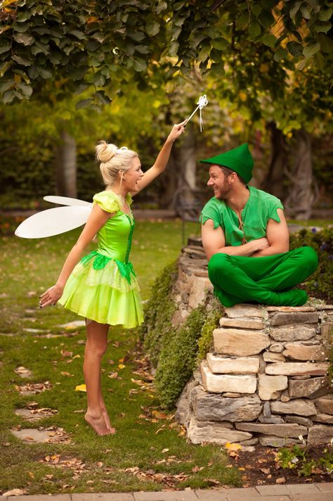 Halloween couples costumes. Peter Pan. Tinker bell. B A. Fashion blogger. Utah blogger. Lc Photography. Unique Couples Costumes, Costumes Faciles, Diy Fantasia, Couples Costumes Creative, Cute Couples Costumes, Halloween Costumes Diy Couples, Unique Couple Halloween Costumes, Diy Couples Costumes, Best Couples Costumes