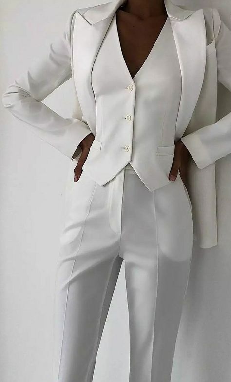 Long Sleeve Ball Gown Wedding Dress, Long Sleeve Ball Gowns, Lesbian Fashion, Bride Outfits, Office Wear Women, White Suit, Woman Suit Fashion, Fashion Design Clothes, Autumn Outfit