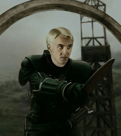 Quidditch Slytherin, Draco Malfoy Hot, Draco Malfoy Imagines, Draco Malfoy Fanart, Draco Malfoy Aesthetic, Lucius Malfoy, Tom Felton Draco Malfoy, Draco Harry Potter, Harry Potter Draco Malfoy