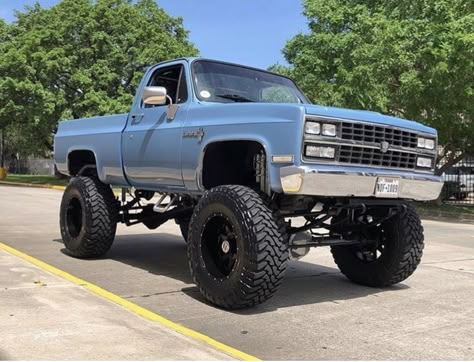 1986 Chevy Truck, Square Body Trucks, Square Body Chevy, Chevy 4x4, Trucks Lifted Diesel, Hot Trucks, Chevy Girl, Nice Trucks, Trucks Lifted