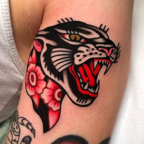 Tattoo Leopard, Arte Hippy, Abstract Tattoo Ideas, Vintage Tattoos, Traditional Tattoo Inspiration, Leopard Tattoos, Traditional Style Tattoo, Traditional Tattoo Sleeve, Tatuaje A Color