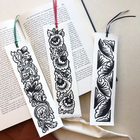 Creative Bookmarks Design, Linocut Printing, Linocut Ideas, Making Bookmarks, Bookmark Design, Bull Tattoos, Lino Printing, Bookmark Ideas, Linoleum Print