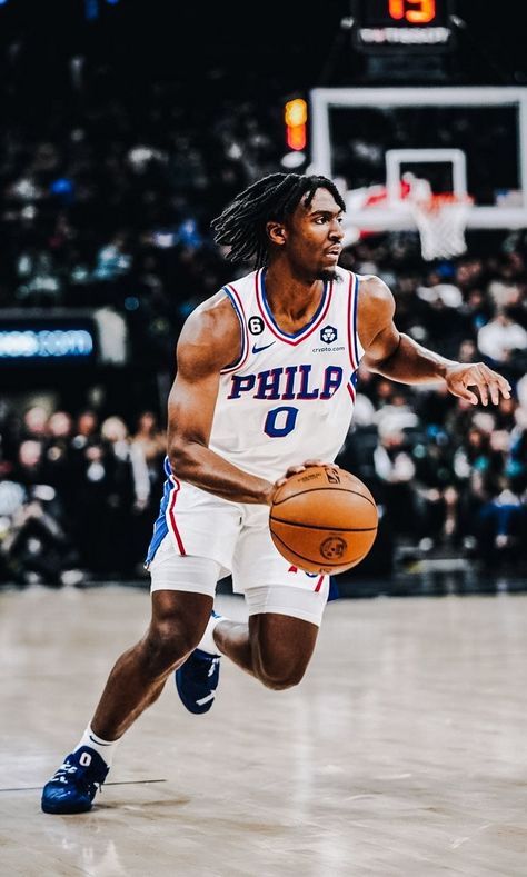 Maxey Sixers, Tyrese Maxey, Philly Sports, Basketball Theme, Basketball Photography, Basketball Wallpaper, Nba Pictures, Philadelphia 76ers, Wnba