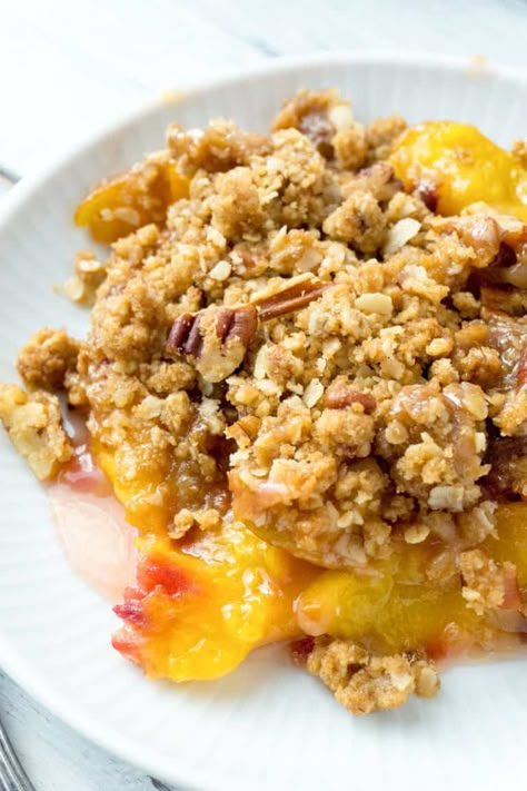 Peach Oatmeal Crisp, Heart Healthy Recipes Breakfast, Peach Oatmeal, Oatmeal Crisp, Peach Crisp Recipe, Pecan Crumble, Brown Sugar Oatmeal, Peach Dessert, Peach Dessert Recipes