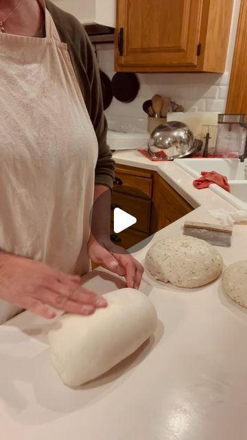 Jen Asselstine Sourdough Microbakery on Instagram: "Bulk fermentation, pre-shaping and shaping then right into the basket for cold proofing. Join me during the second half of dough day. Making bulk dough for the last 6 months has given me the repetition needed to understand bulk fermentation (but still not perfect🤪), which is often the most challenging part of sourdough baking. Of course, the climate in which you live and the temperature of your dough makes a big difference in the length of bulk fermentation- which begins the moment you make your dough. Generally speaking, look for:

+air bubbles
+ some expansion – typically 30 to 75% depending on your climate 
+ a domed appearance on the top 
+ dough that is not sticky 
+a ‘lighter’ texture 
+5-12hours from mixing dough until cold proof Sourdough Bulk Fermentation Chart, Sourdough Microbakery, Sour Dough, Sourdough Baking, Fermenting, Air Bubbles, Sourdough Bread, Not Perfect, Join Me