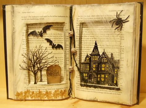 Halloween Crafternoon Ideas, Journal Brown, Altered Objects, Book Art Sculptures, Altered Book Journal, Old Book Crafts, Book Displays, Recycled Books, Books Cover