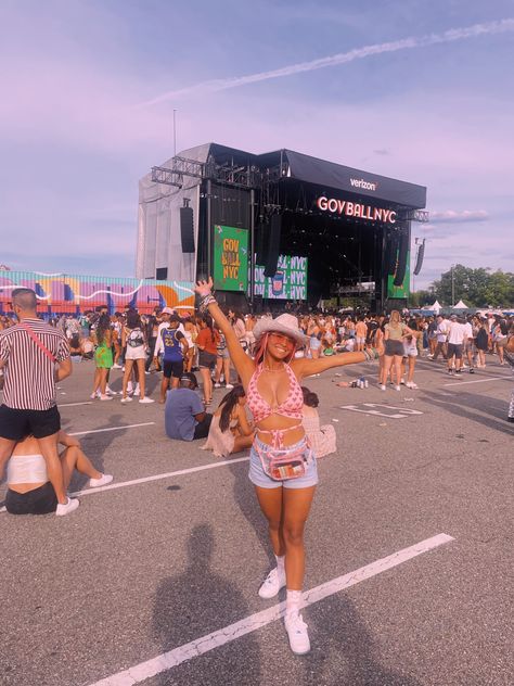 Governors Ball Festival, Governors Ball Outfit, Gov Ball Outfits Music Festivals, Suenos Festival, Suenos Festival Outfits, Govball Outfits, Gov Ball Outfits, Dresses For Festivals, Music Festival Aesthetic