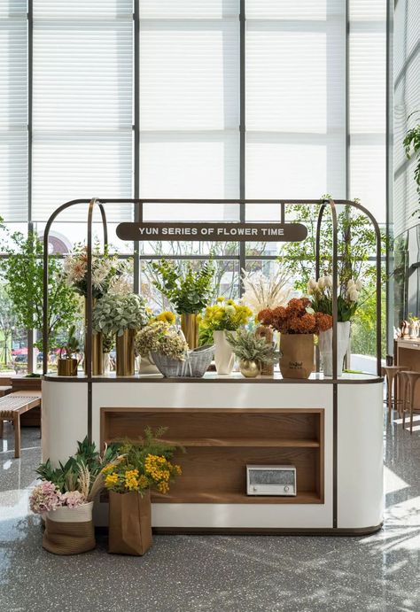 Flower Shop Interiors, Florist Studio, Flower Shop Decor, Flower Cafe, Flower Shop Design, 카페 인테리어 디자인, Kiosk Design, Flower Cart, Flower Boutique