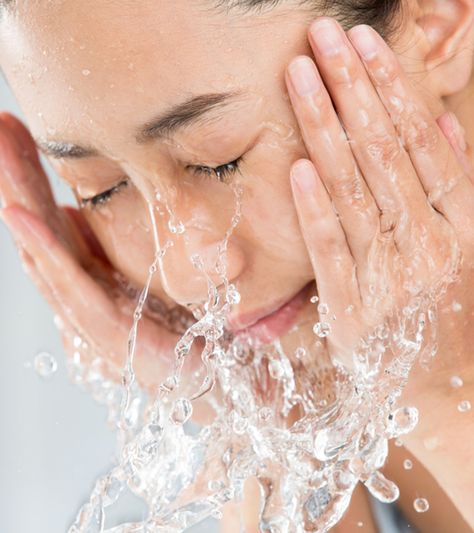 What Are The Benefits Of Washing Your Face With Cold Water Ginger Side Effects, Pele Natural, Diy Kosmetik, Detox Your Body, Hydrogen Peroxide, Nail Fungus, White Teeth, Morning Workout, Wash Your Face