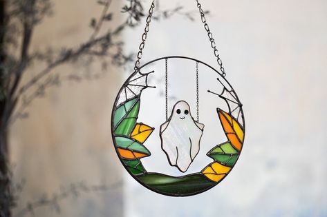 Glass Painting Designs Halloween, Halloween Stained Glass Ideas, Gothic Suncatcher, Halloween Stained Glass Patterns, Harry Potter Stained Glass, Spooky Window, Art Soleil, Early Halloween, Window Wall Hanging