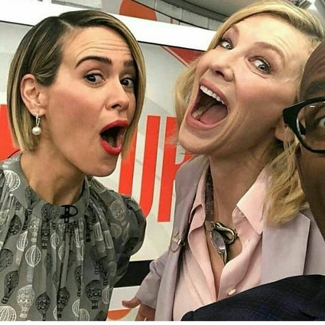 Cateblanchett on Instagram: “One happy birthday @mssarahcatharinepaulson 💜💜 here during the @oceans8movie promotion at tree @todayshow 👌🏻 #sarahpaulson #cateblanchett…” Sarah Paulson And Cate Blanchett, Cate Blanchett Selfie, Sarah Paulson Cate Blanchett, Cate Blanchett And Sarah Paulson, Cate Blanchett Sarah Paulson, Cate Blanchett Carol, Oceans Eight, Oceans 8, Catherine Élise Blanchett