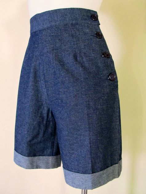 1950s Shorts, Vintage High Waisted Shorts, Outfits Mit Shorts, Pedal Pushers, Retro Shorts, 1950s Style, High Waisted Shorts Denim, Denim Shorts Women, Vintage Shorts