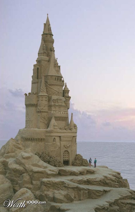 Art Plage, Sand Castles, Ice Art, Snow Sculptures, Famous Castles, Snow Art, Castle Art, Sand Sculptures, Castle In The Sky