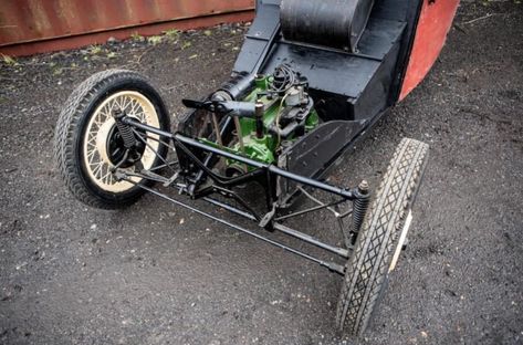 An Affordable Morgan Three-Wheeler – This Morgan F4 Project Car Is Worth £5,000 to £7,000 Three Wheeled Car, Morgan Motors, Morgan Cars, Three Wheeler, Cycle Car, Third Wheel, Popular Mechanics, British Cars, Motor Company