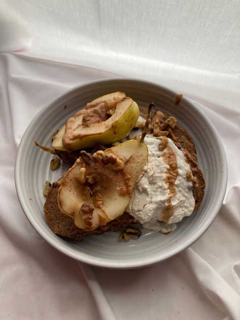 Pear Snacks, Sourdough Toast, Fairy Food, Roasted Pear, Pan Fry, Pecan Nuts, Yogurt Bowl, Flax Seeds, Chia Seed Pudding