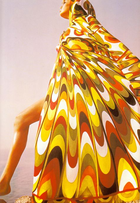 EMILIO PUCCI Verushka wears a 'Barracano' design in silk crepe with a hood & matching bikini. Spring/Summer 1965. (please follow minkshmink on pinterest) #pucci #verushka #sixties 70s Prints, Retro Futurism Fashion, Pucci Pattern, Futurism Fashion, Kaleidoscope Eyes, Decades Fashion, Vintage Fashion 1960s, Pucci Vintage, Isabella Rossellini