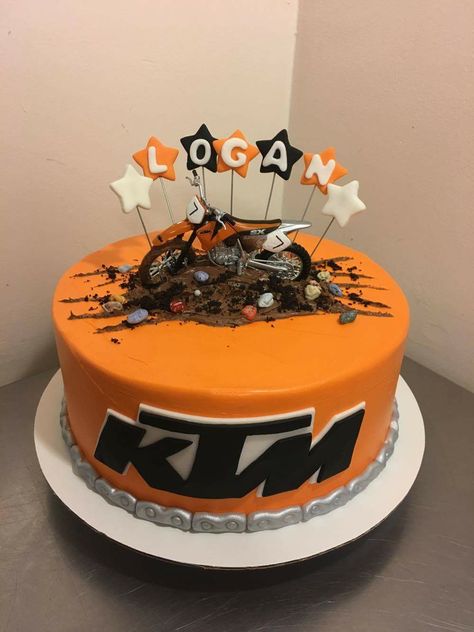 Love this KTM cake Ktm Birthday Cake, Ktm Birthday Party, Ktm Cake, Ktm Wallpaper, Motor Cake, Motocross Cake, Bolo Motocross, Whiskey Tasting Party, Motorbike Cake