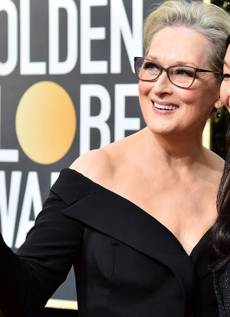 How many times have you lactated through your top? Read about the time Meryl Streep lactated through her dress at the 1980 Golden Globes. The Golden Lady, Golden Globes Dresses, Meryl Streep, Celebrity Babies, Iconic Women, Golden Globes, Female Images, Inspirational People, Girl Power