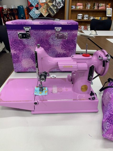 Coquette Sewing Machine, Singer Featherweight 221 Accessories, Sewing Machine For Sale, Feather Weight Sewing Machines Vintage For Sale, Singer 201 Sewing Machines, Singer Genie Sewing Machine For Sale, Featherweight Sewing Machine, Address List, Sewing Machine Cover