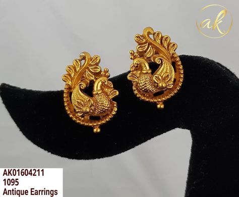 Peacock Design Earrings In Gold, Simple Earring Designs, Gold Chain Necklace Womens, Plain Earrings, Gold Ear Rings, Bridal Jewelry Sets Brides, Delicate Gold Jewelry, Flower Earrings Gold, Antique Necklaces Design