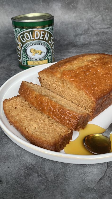 Syrup Cake Recipe, Apple Traybake, Cake No Butter, Golden Syrup Cake, Traybake Cake, Double Chocolate Chip Muffins, Syrup Cake, Bbc Food, Golden Syrup