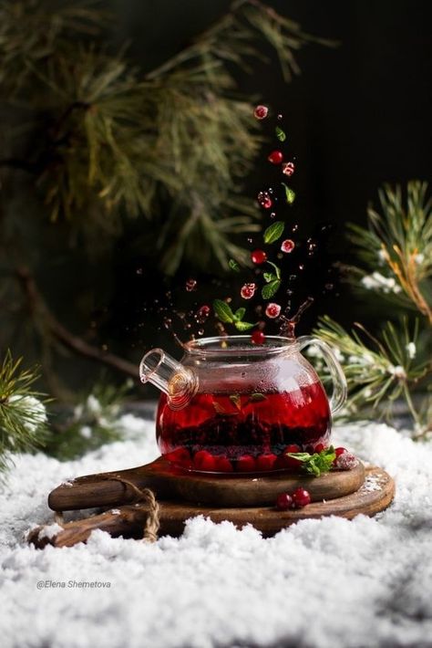 Tea Food Photography, Christmas Gift Photography, Christmas Food Photography, Tea Food, Tea Gift Box, Food Art Photography, Cocktail Photography, Food Photoshoot, Winter Tea