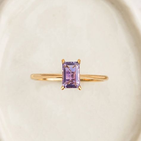 Pink sapphire ring