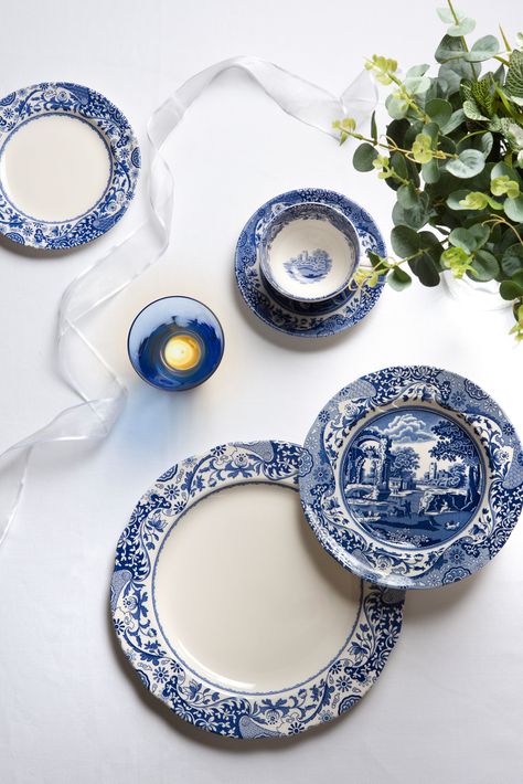 Blue and white for everyday dining. Spode Brocato gives Blue Italian a youthful update pairing the iconic border with a classic white base. White Plates Table Setting, Plates Table Setting, Blue White Plates, Spode Blue Italian, Italian Accessories, Bunny Plates, White Dishes, Color Corrector, Soup Plating