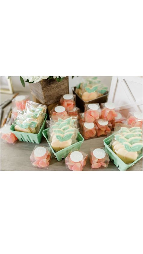 Peach Candy Bar, Pride Brunch, Peach Wedding Theme, Peach Bridal Showers, Peach Cookies, Peach Baby Shower, Shower Party Favors, Bridal Shower Party Favors, Themed Bridal Shower