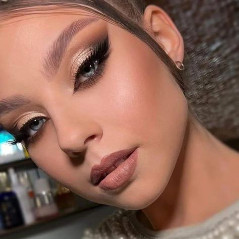 Glittering Glam Nude Makeup Looks Ballroom Competition Makeup, Nude Makeup Look, Nude Makeup Looks, Competition Makeup, Sparkle Makeup, Shimmer Eye Makeup, Shimmery Eyeshadow, Makeup And Hairstyles, Shimmer Makeup