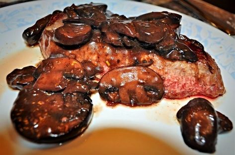 This haute cuisine sauce makes everyday steaks or roasts into something a little more elegant. Serve atop grilled steaks, hamburger steaks, roasted beef or venison Bordelaise Sauce Recipe, Sauce For Steak, Mushrooms Food, Recipes Mushrooms, Bordelaise Sauce, Eggplant Casserole, Hamburger Steaks, Steak Diane, Vegetarian Nachos