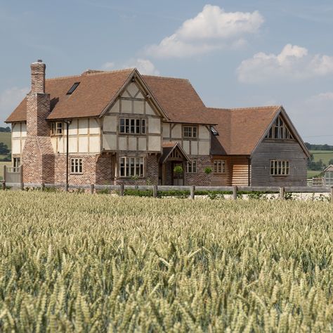 Herefordshire Countryside, Boat Images, House Renovation Design, Border Oak, Oak Farmhouse, Oak Frame House, Metal Barn Homes, Architecture Classic, Self Build Houses