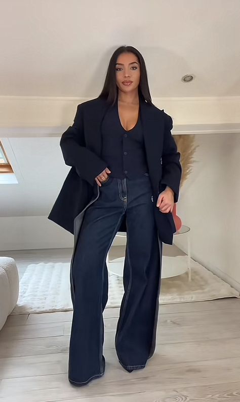 Samantha Wheeler Outfits, Navy On Navy Outfit, Mid Blue Jeans Outfit, Blazer Top Outfit, Dark Blue Jeans Outfit Winter, Dark Blue Jeans Outfit Women, Navy Monochromatic Outfit, Modest Black Women Outfits, Blue Jeans Outfit Winter